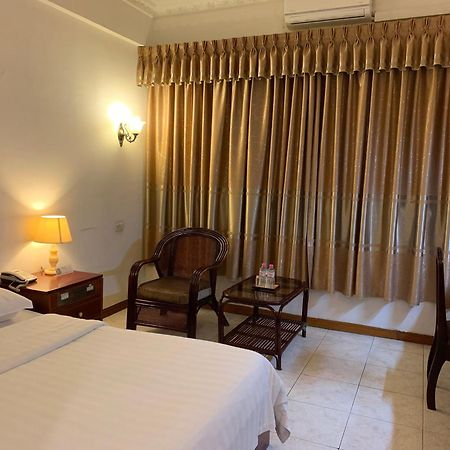 Chung Hsin Hotel 中信酒店 金边 外观 照片