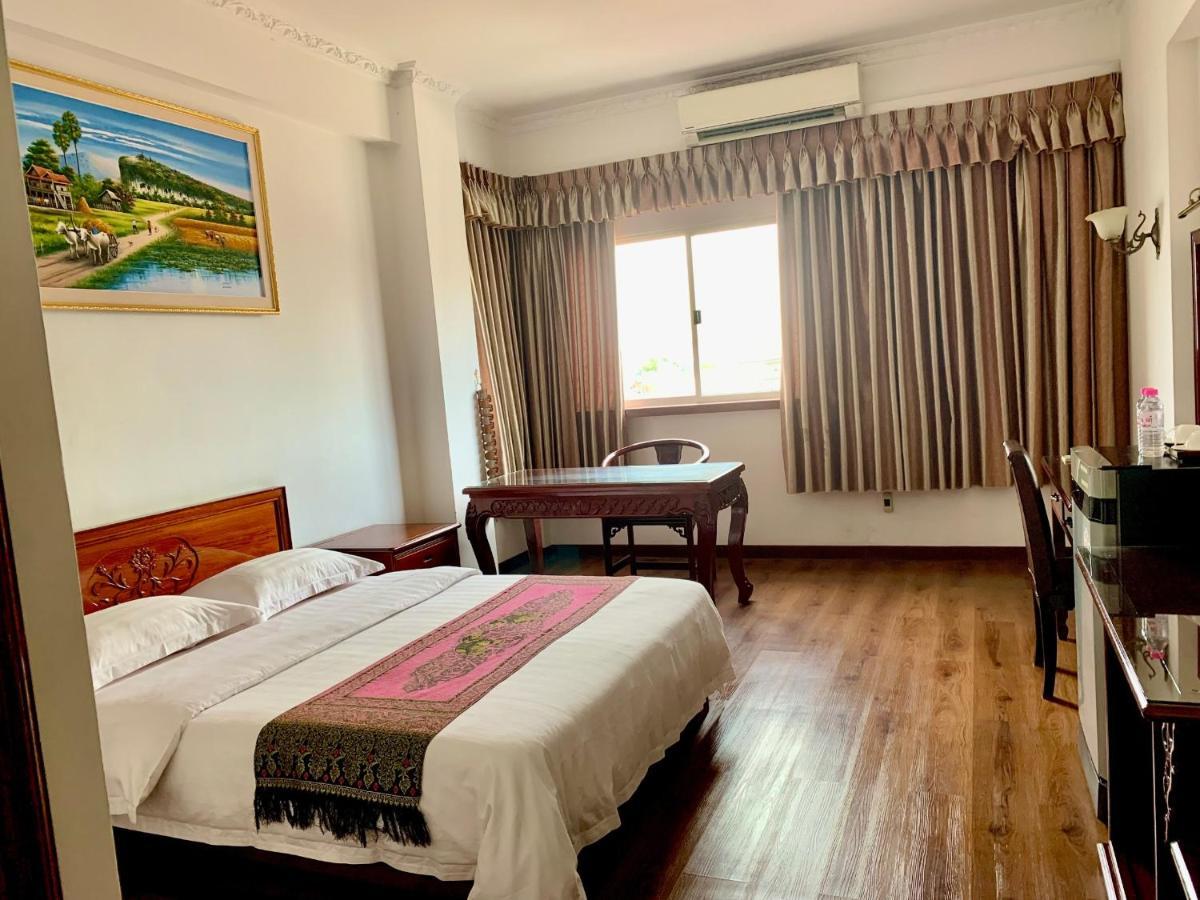 Chung Hsin Hotel 中信酒店 金边 外观 照片