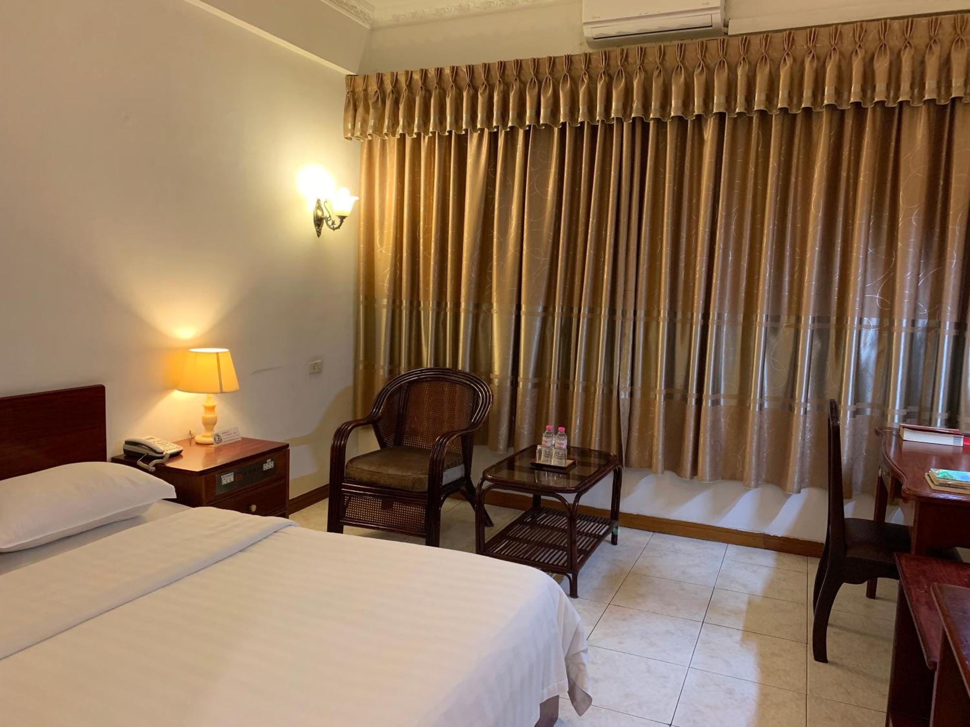 Chung Hsin Hotel 中信酒店 金边 外观 照片